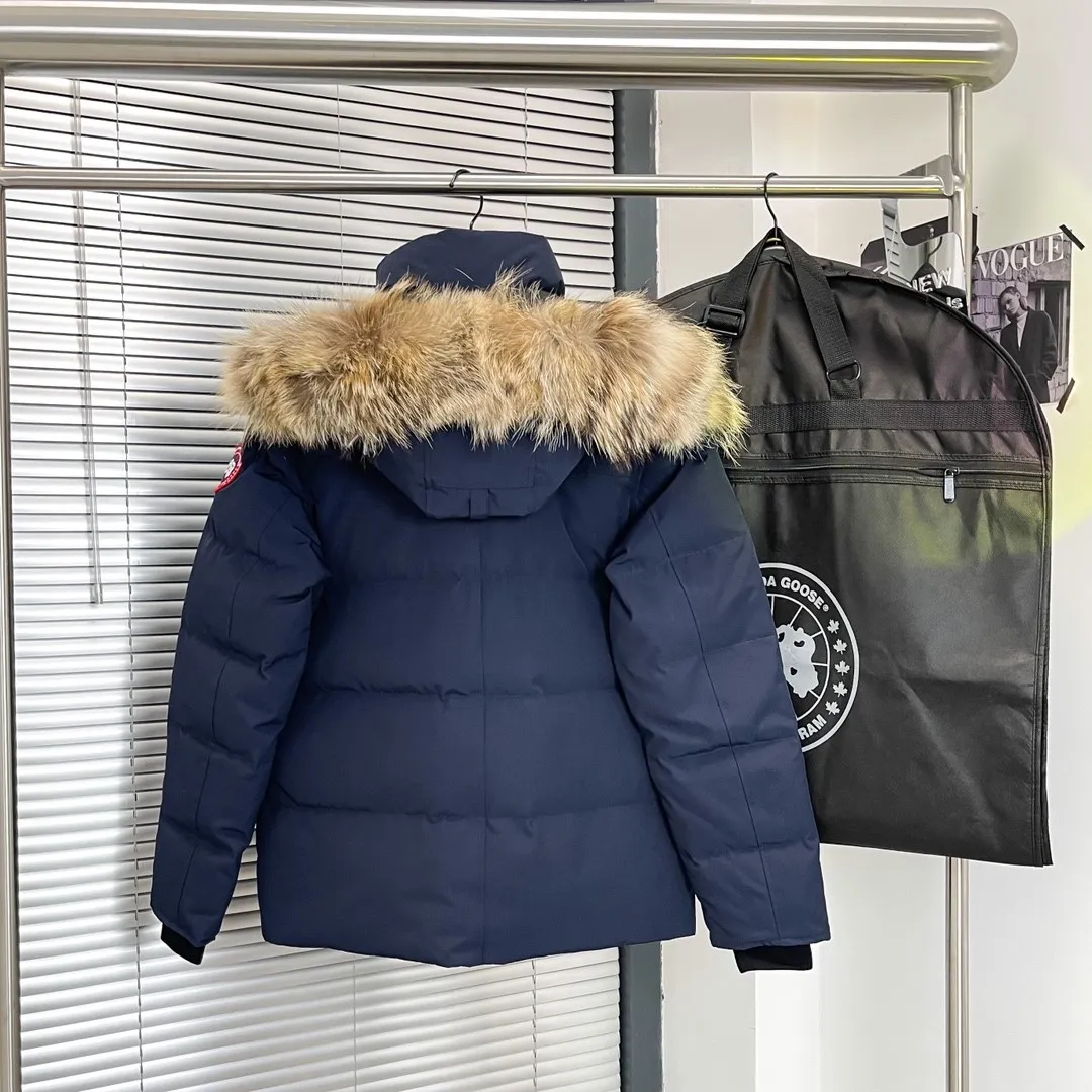 P780 Top Version 29 Canada Goose (Canada·Goose) men's models XS-XXL 🔥 Recommended single product for autumn and winter hard goods # Produced by OEM Canada Goose # The Canadian brand Canada Goose has always been recognized as the warmest down jacket, and its existence can often be seen in the winter street photos of various celebrities.            I do Canada Goose every year, but I still can’t get rid of my love for the goose. No matter how cold the weather is, there’s no need to be afraid! Because there is a big goose this year, as always, we will provide you with ruthless goods and prepare large quantities of goods. I believe that the market is already a bit bad, but we are not afraid.  Only good things are competitive, not comparing prices! No one is stupid enough to quote a high price and send old customers away! Look at price in the short term and quality in the long term!  If you care about quality, please respect its price! If what you want is cheap, please don't expect good quality! You get what you pay for, this is the rule of the market!  We really value quality. It is only worn by the one who understands you! Filling content: 90 international standard duck down! Top-grade imported wolf fur collar - natural Siberian coyote fur collar. The delicate and strong feel is the sense of life that comes from the erosion of wind and frost in nature. The fur collar is removable! There are too many imitation wolf hairs on the market, and they are usually replaced with raccoon dog hair or other fake hairs, which are not even the same quality!  I won’t say much more, everyone sells their own goods! Regarding the down content, you can feel it with your hands. There is nothing wrong with good down. Another customer said that the clothes are very light, but the ones on the market are very heavy. For us insiders, adding some filament to the clothes will make them look bulging and heavy. But we won't do that!  🔥Pure original fidelity! 🔥Everyone who has been cooperating with us in the past few years knows that the large-scale wholesale market products are incomparable to us. You are welcome to visit the brick cabinet and then come to my home to buy!          Canada Goose is the legendary warmest down jacket. One goose and a single layer of clothing are enough to withstand minus 20 degrees Celsius! Known as a must-have for Arctic outdoor sports! The most popular down jacket in the world, celebrities are rushing to buy it, it is a must-have!